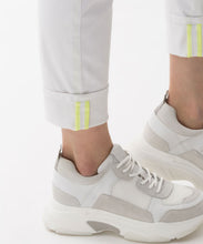 Load image into Gallery viewer, Shakira S Five Pocket Jean