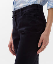 Load image into Gallery viewer, Mara S Capri Trouser

