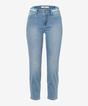 Load image into Gallery viewer, Shakira Elastic Band Detail Jean
